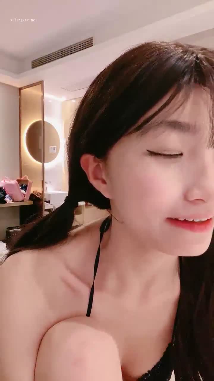 #我就是呜崽酱 #精选黄播 #可爱 #萝莉 #反差