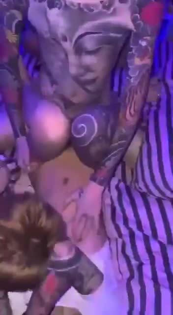 精神青年大乱斗，超强1打7，究极名场面