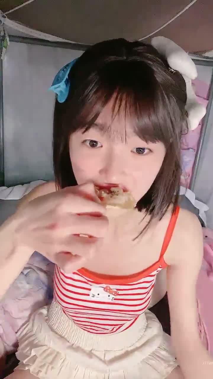 #我就是呜崽酱 #精选黄播 #可爱 #萝莉 #反差