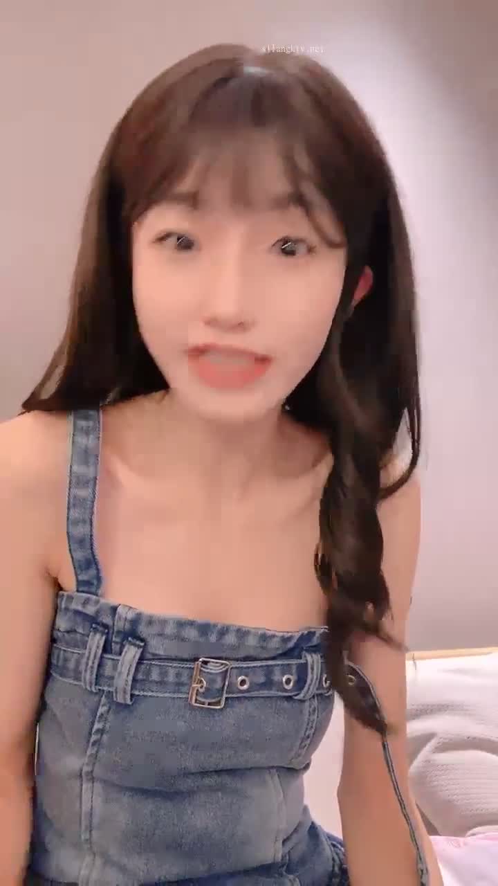 #我就是呜崽酱 #精选黄播 #可爱 #萝莉 #反差