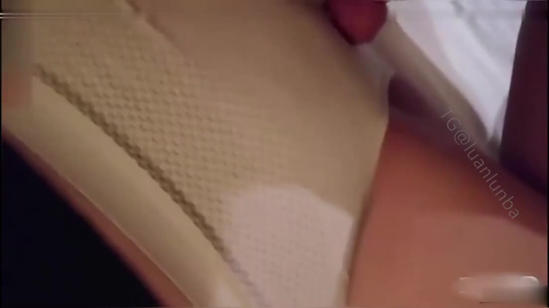 马上结婚的小女儿，结婚前把她迷晕打一炮