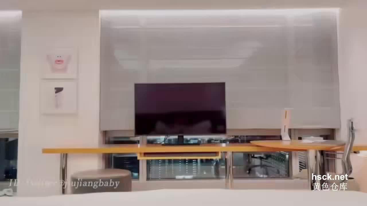 #蜜桃臀 #按摩 #肉棒 #骑乘 #黑丝兔女郎按摩师 大肉棒的侍奉