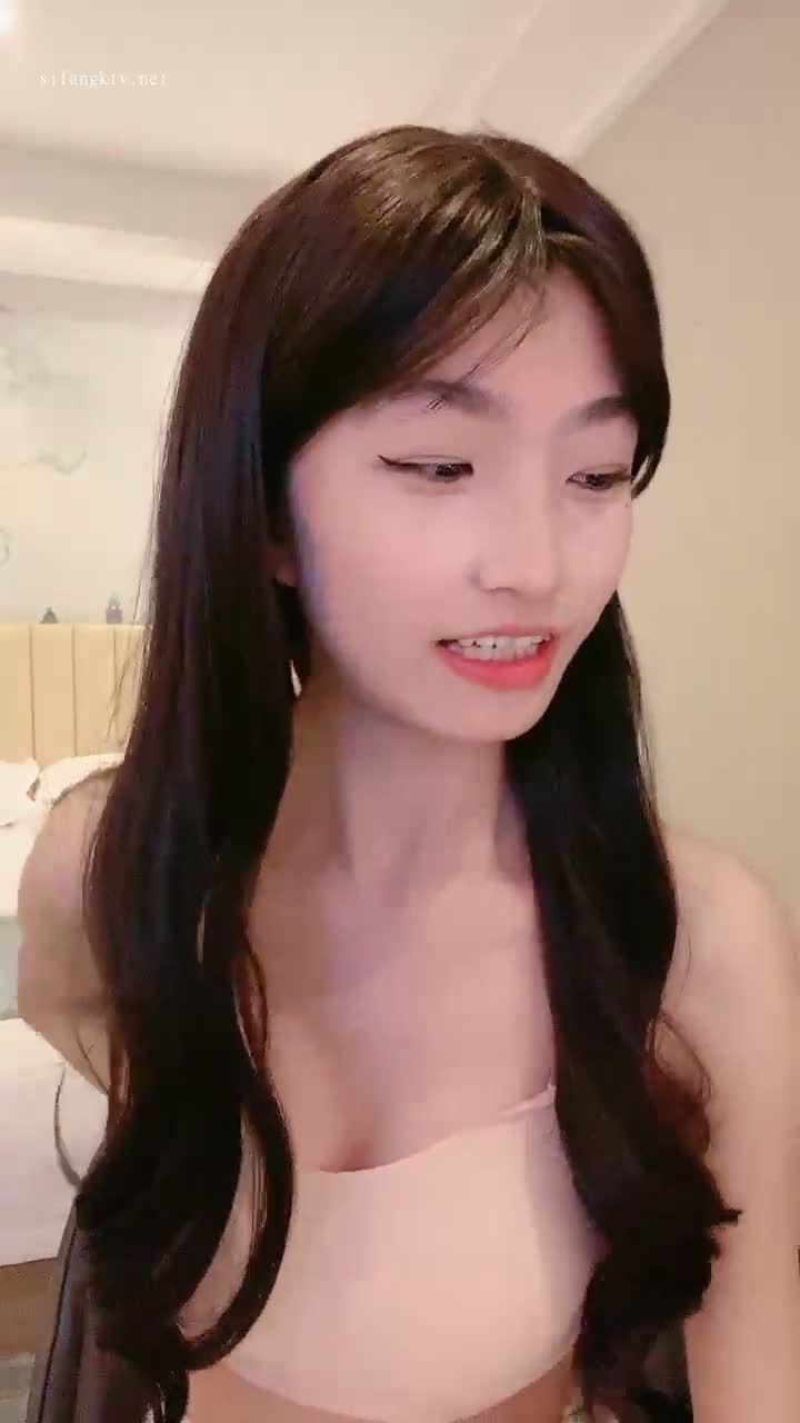 #我就是呜崽酱 #精选黄播 #可爱 #萝莉 #反差