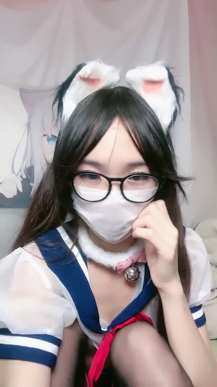 眼镜学妹JK丝袜一字马【困困兔吖】舞蹈功底很强 身体柔韧，妹子娇瘦穴特大！道具狂插#困困兔吖 #单人后续完整进群搜