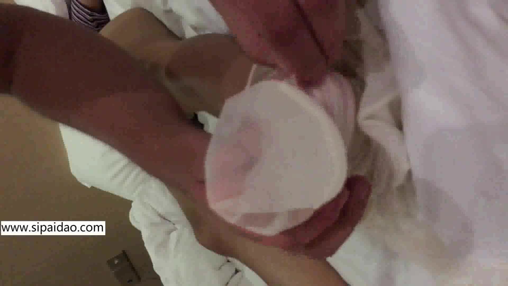 迷玩刚毕业的大学生