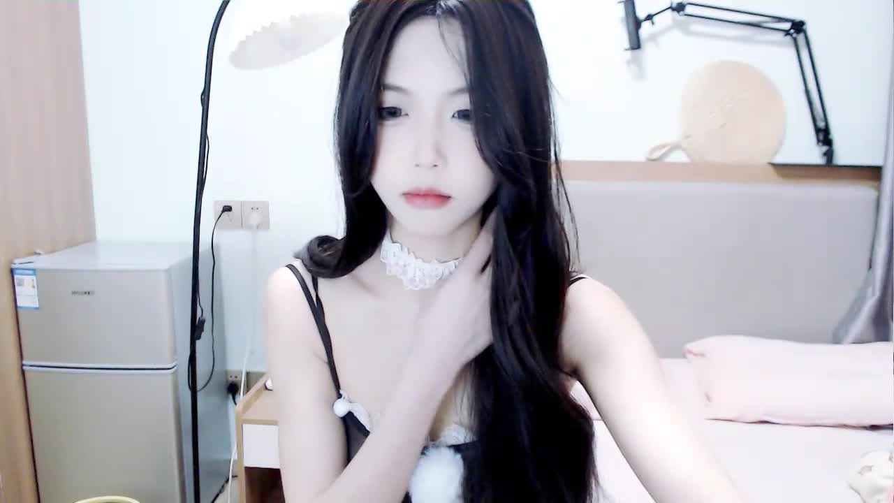 stripchat【hk_xiaoxiao】清纯JK少女! 骚舞~道具自慰~超反差 1#单人
