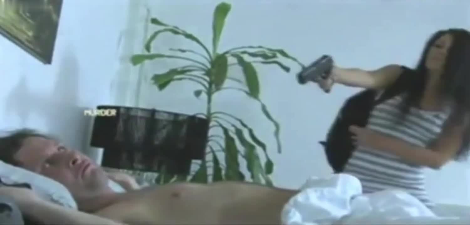 给你一个选择是我用我的枪射你还是你用你的枪射我