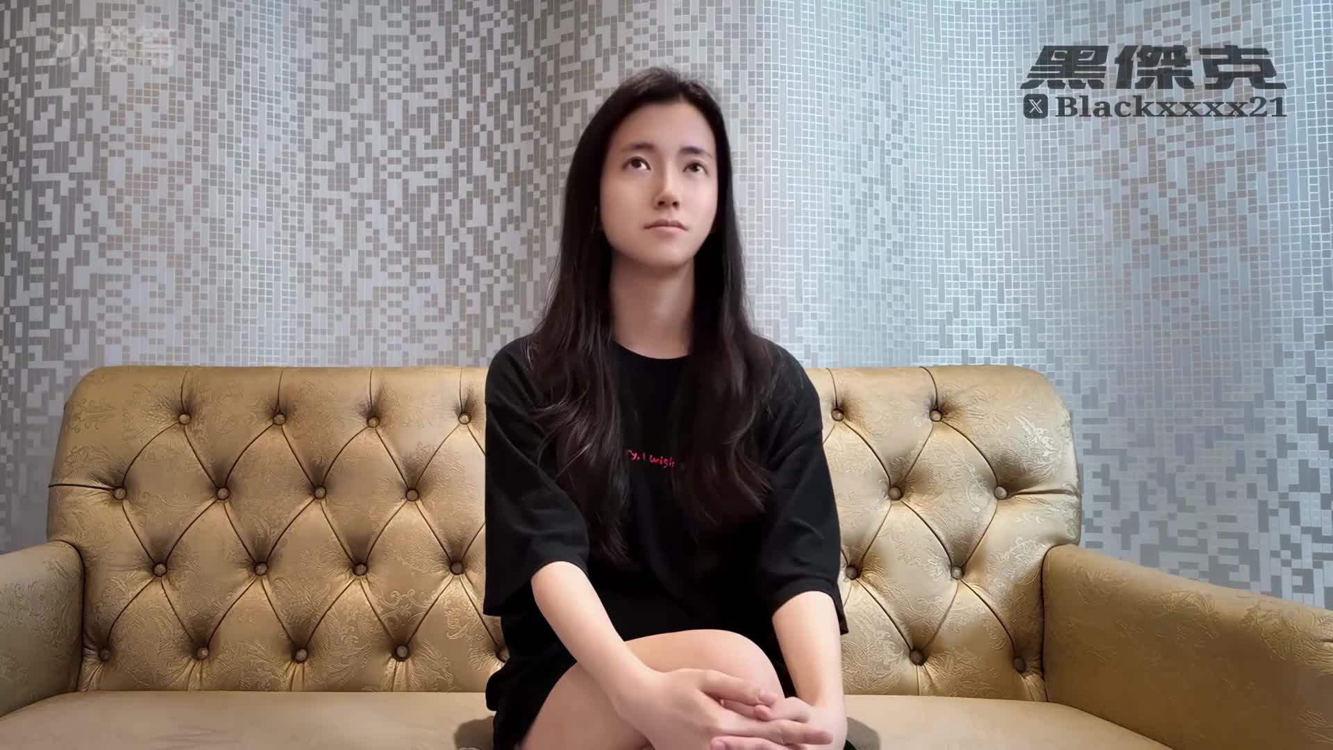2025年新流】，私人健身教练，约炮大神【黑杰克】付费无水印原档，口爆插射19岁艺校生，沙发篇