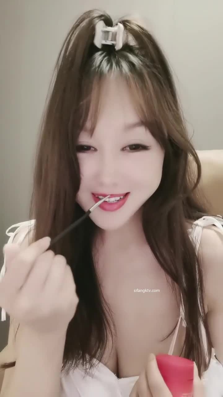#舞6柒 #e杯舞姬 #裸舞 #巨乳 #颜值