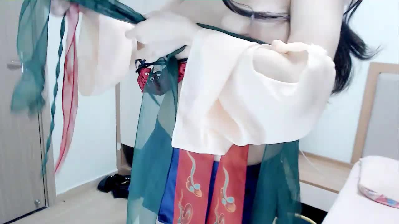 stripchat【hk_xiaoxiao】清纯JK少女! 骚舞~道具自慰~超反差 2#单人