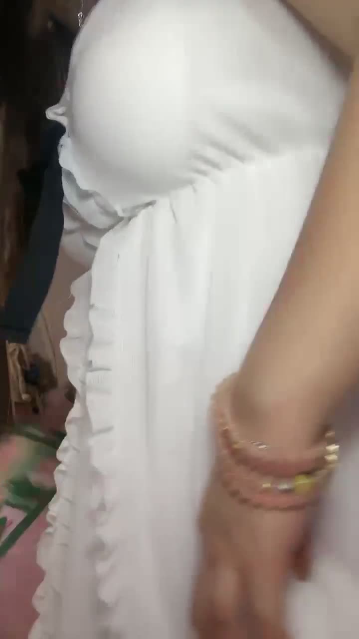新来的一个学生妹，20岁，【故国真冷】超级大奶子！馒头逼，水汪汪好淫荡的少女！#故国很冷 #单人 #自慰