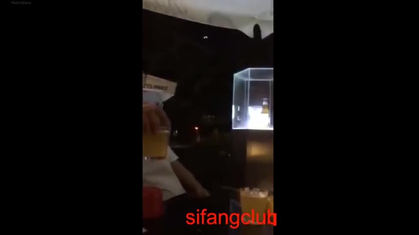 美少妇ktv被下药 迷迷糊糊的被人带到酒店 几个猥琐男轮流干 #真实迷奸 #下药