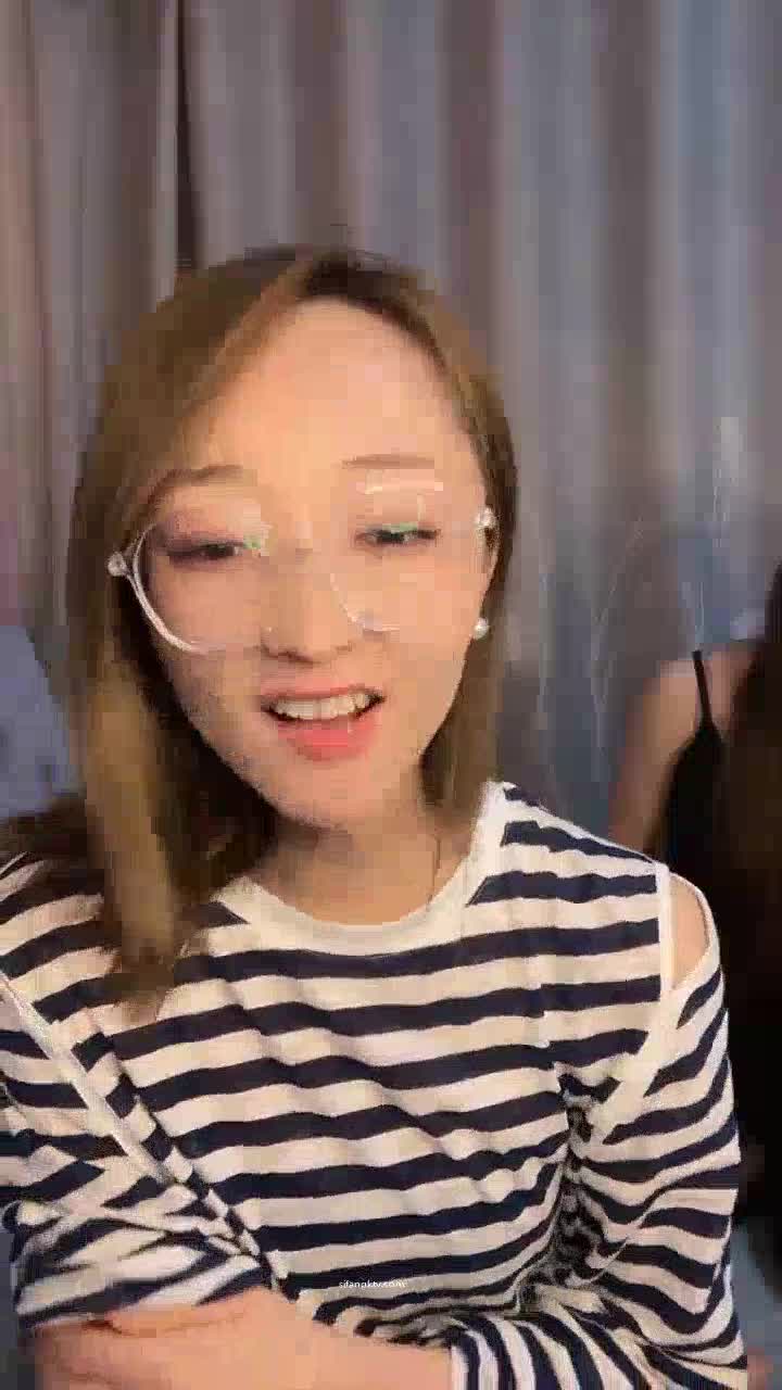 #白桃小萝莉 #反差 #多P #可爱