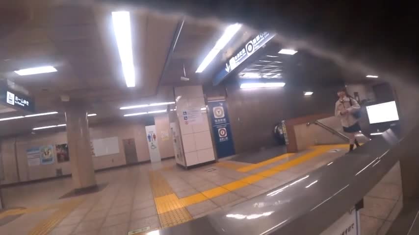 TUE-136 在黑暗中犯罪的强奸犯犯罪录像片 看到我兽血沸腾 进频道的老六们那个没有一个在黑暗中肆无忌惮的强奸一个嫩妹的幻想 看着嫩妹恐惧害怕，无助的挣扎中用鸡巴操入她私密的嫩穴中