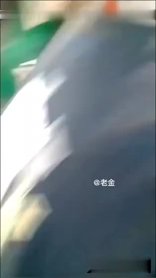 #黑丝袜 #熟女 #海角乱伦母子乱伦，问题少年用妈妈内裤撸管，给母亲杯里下药强奸妈妈，无套内射进妈妈逼里面！