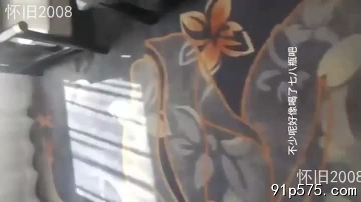 熟女少妇的胴体，散发着成熟女人的独特魅力。丰腴的**肥臀**在紧身牛仔裤下若隐若现，勾勒出令人血脉贲张的曲线。**骚浪**的**奶子**在薄薄的衬衫下轻轻起伏，**红肿**的**奶头**若有似无地摩擦着布料，透露出令人难以抗拒的挑逗。她媚眼如丝，吐气如兰，轻咬着下唇，眼神中充满了挑衅和渴望。那**淫荡**的姿态，仿佛在无声地邀请着你，去探索她身体里每一个**骚穴**的秘密。偷情的刺激感，不仅仅是肉体的交缠，更是灵魂的碰撞，是禁忌的快感在体内奔腾，是**腥臊**的**骚逼**在每一次抽送中紧致收缩，让你沉沦