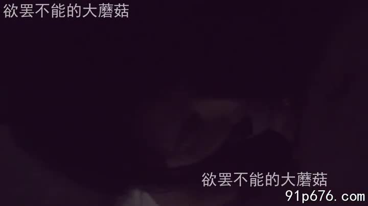 她，丰腴的胴体在月光下泛着诱人的光泽，酥胸半露，粉红色的乳尖微微挺立。我贪婪地吮吸着，感受她体内喷涌而出的热情，她发出销魂的呻吟，声音娇媚动人。#少妇 #吹箫 #情色AIBox新增特效-浴缸特效-上传照片一键生成邻家阿姨居然是肛门痴女！_NovelN女友机器人