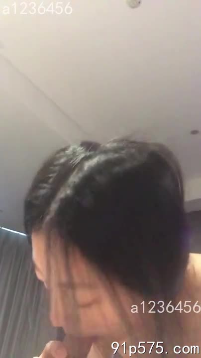 泉州悦府的置业顾问，那骚劲儿，骗老公说加班，实则在酒店与客户暗度陈仓，肥臀扭动，搔首弄姿，大奶子在灯光下晃得人眼花缭乱，烂逼散发着腥臊，淫荡至极。#骚浪贱 #婚外情 #房产中介