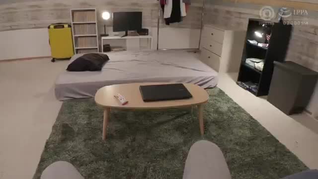 表哥粗大的肉棒一次次撞击着妹妹体内，她娇嫩的骚穴早已湿润不堪，承受着极致的快感与屈辱。妹妹的呻吟声，混合着体内撕裂般的快感，在房间里回荡。她紧攥着床单，感受着体内每一次膨胀，羞耻与兴奋交织。#乱伦 #禁忌 #强迫AIBox图片换脸新玩法【多人照片中指定人物换脸】Cosplay可爱少女Yumi—漫展里发生的恋爱(点击直聊) NovelN女友机器人