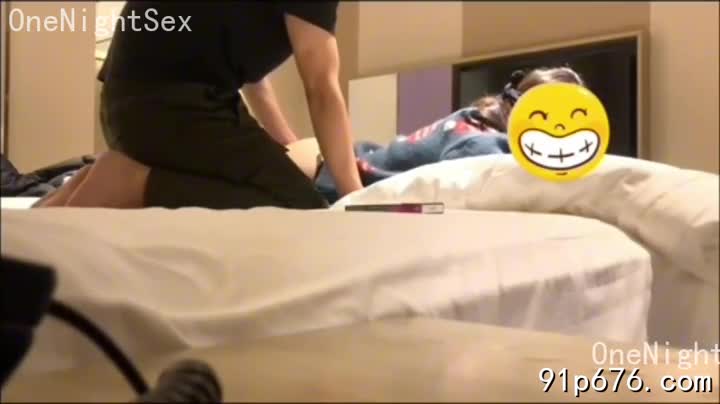 人妻偷情，沉沦性虐，被调教得浪叫连连，无法自拔。 她的骚穴饥渴难耐，渴望主人的支配。#人妻 #性虐 #偷情
