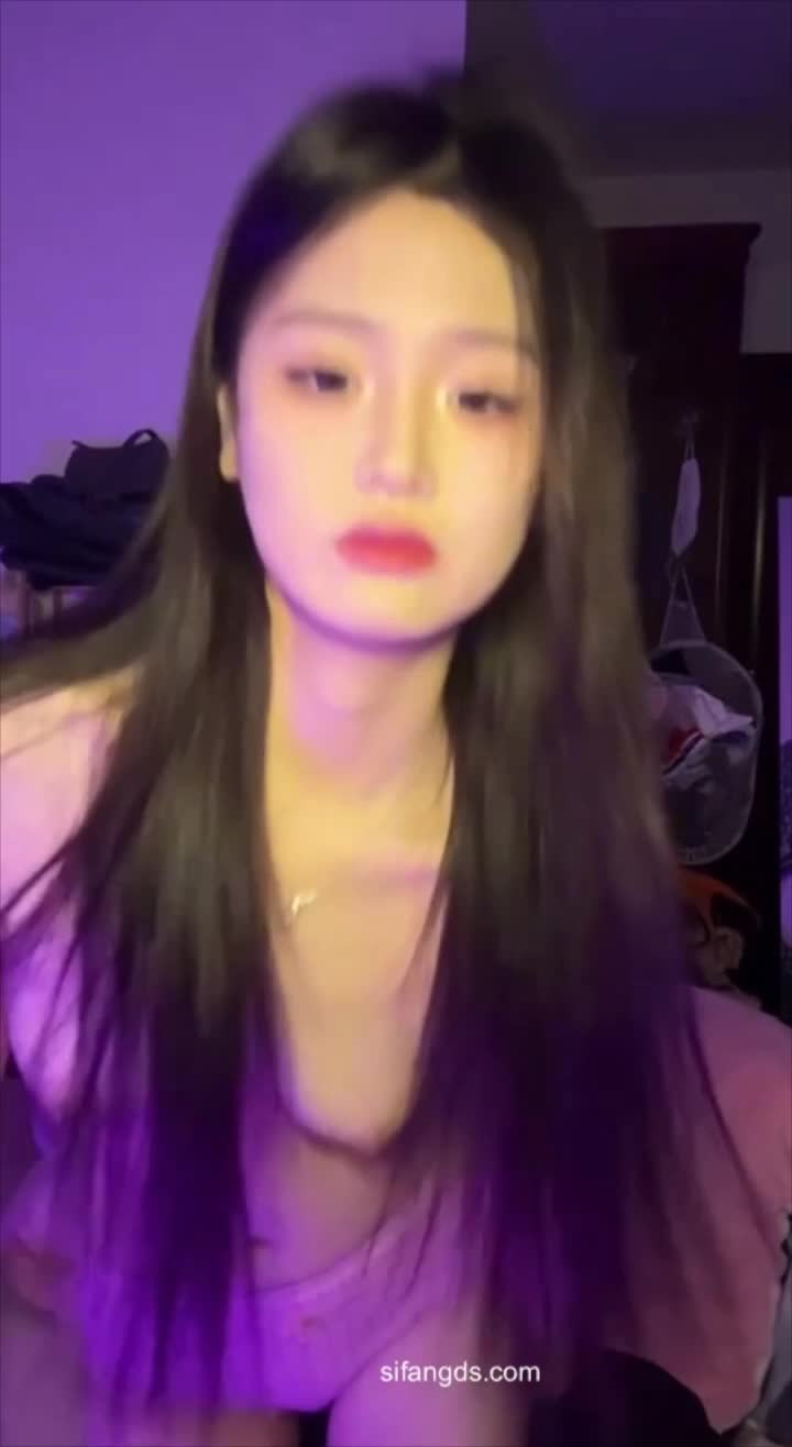 #抖音网红反差曝光极品学生少女反差听话高颜值美女，和渣男友啪啪各种玩自拍泄露 被出卖曝光大量生活照私密视频美女去衣换脸 全站导航电报搜索神