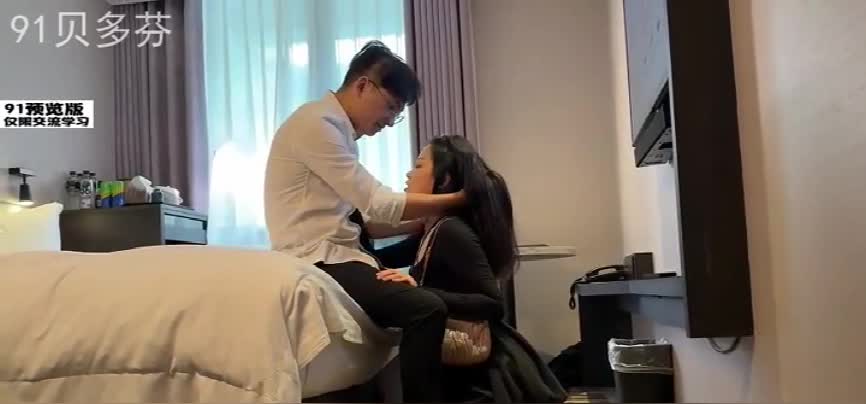 把小母狗借给兄弟玩 请兄弟收货“我来之前你干过她的B了吗