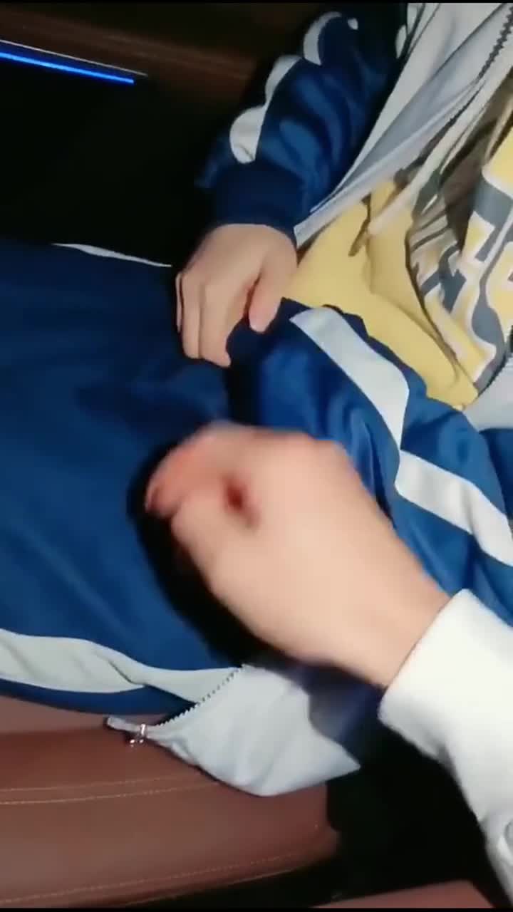高中清纯眼镜学妹初夜开苞，两片阴唇饱满肥美，裂缝相当紧致，辣手摧花，落红点点～美女去衣换脸 全站导航电报搜索神器