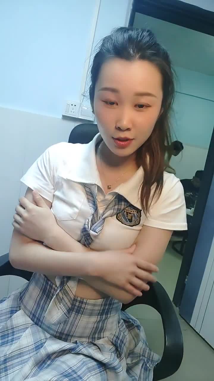 #主播 反差欠贷 拉闺蜜下海 新人学妹被干 【为生活陪大哥】携闺蜜跳舞无套内射 频道 @simi2025