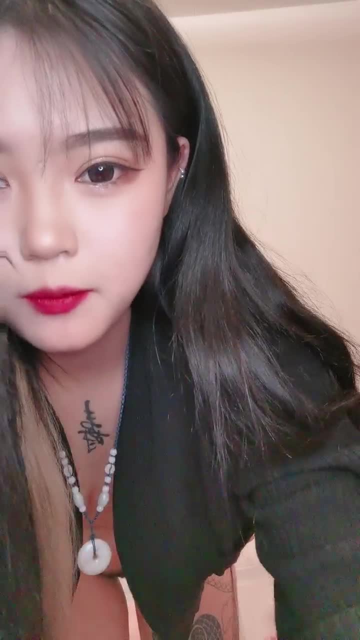 #陪小月看烟花 #裸舞 #蹦迪 #精神小妹 #颜值