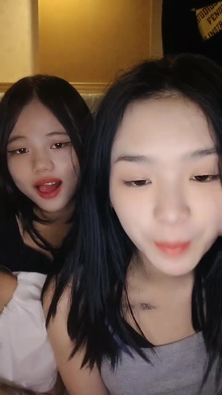 #18岁梦涵 #萝莉 #可爱 #群P #精选黄播