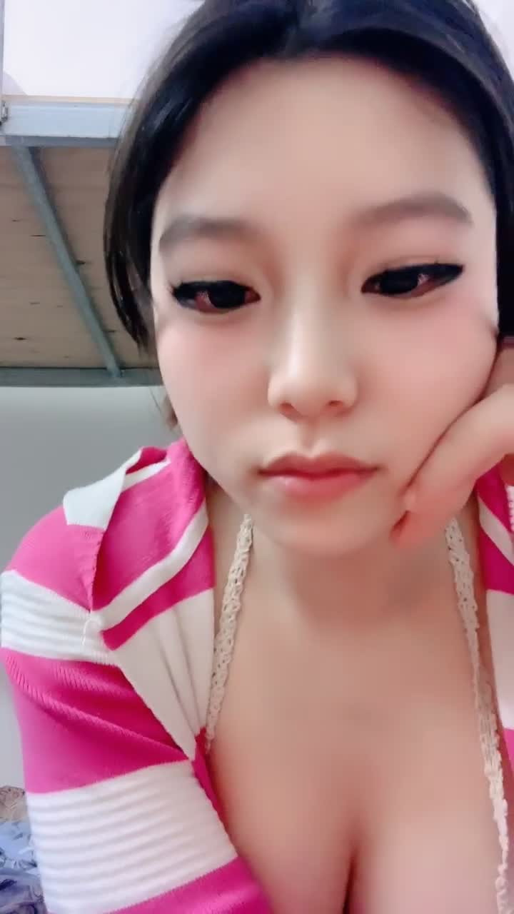 #顶级玩偶 #反差 #巨乳 #自慰 #中出