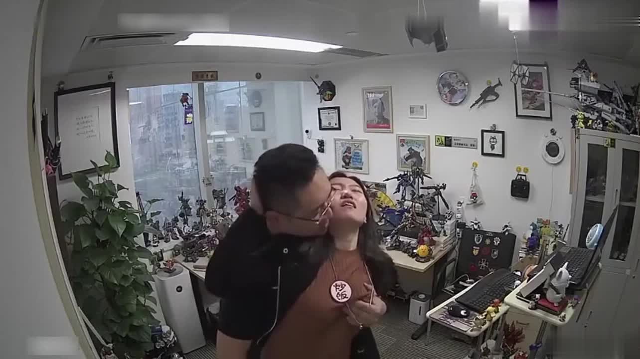 #强上家庭监控通奸门，强上小姨子，真实刺激 频道 @simi2025