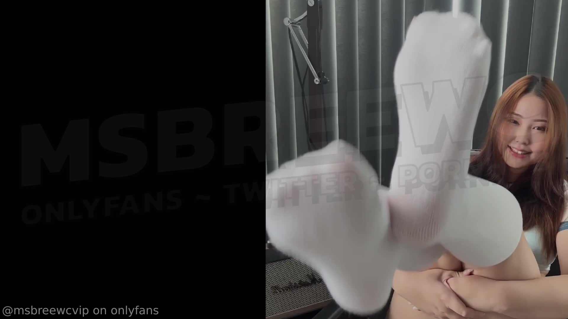 露出裸聊约炮操人妖…搞黄色我是认真的！韩国BBW系巨乳肥臀一线天极品馒头粉鲍「Msbreewc」OF私拍【第十四弹