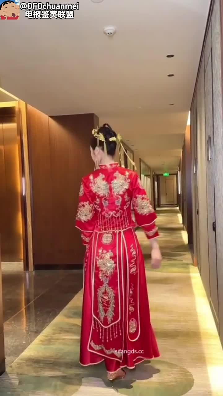 作者：梦心玥秀人网网红模特女神 大尺度剧情模拟啪啪福利写真 洞房花烛夜 频道 @simi2025