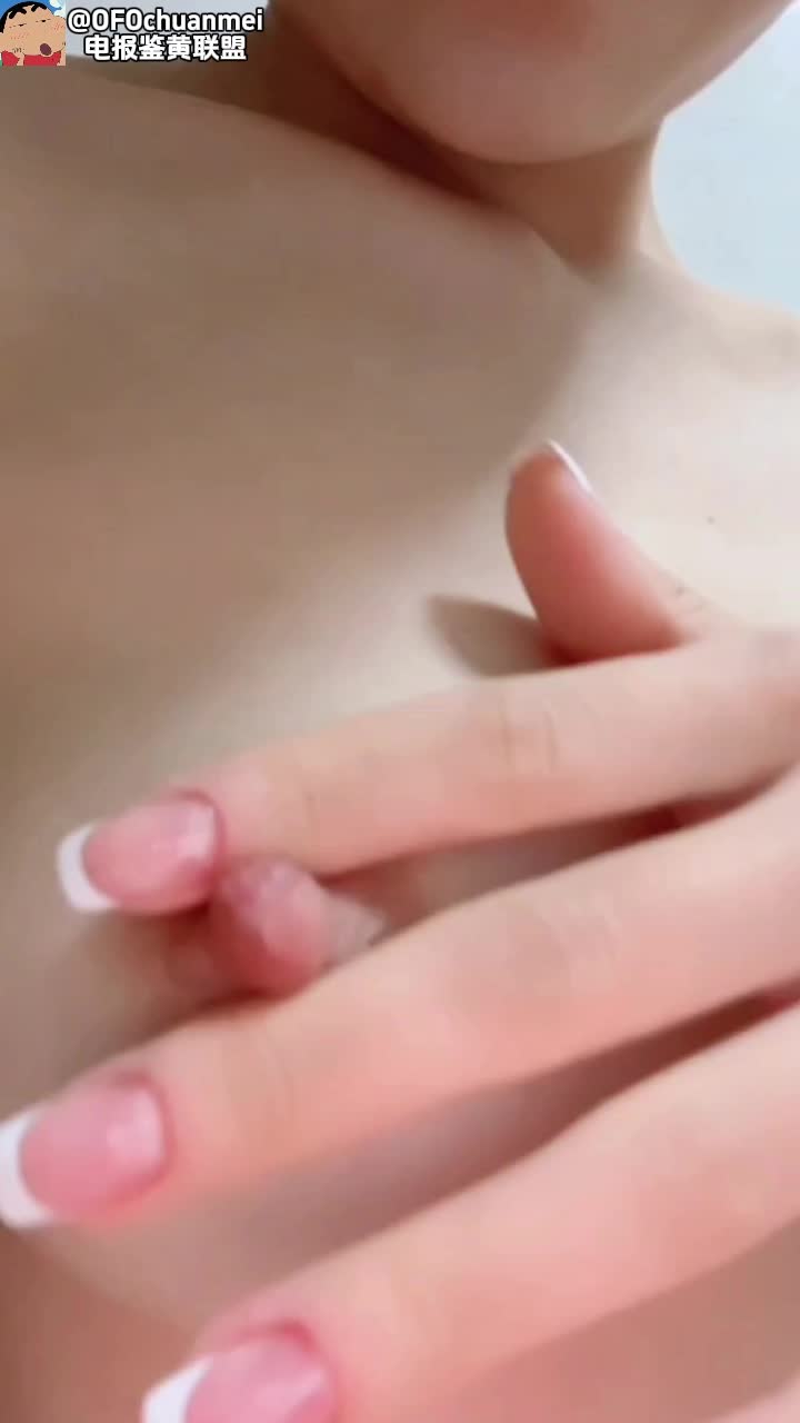 直播 露出 自慰 反差婊萝莉感好强，这颜值确实没得说了，相当顶，账号评论区还死活不承认，已实锤