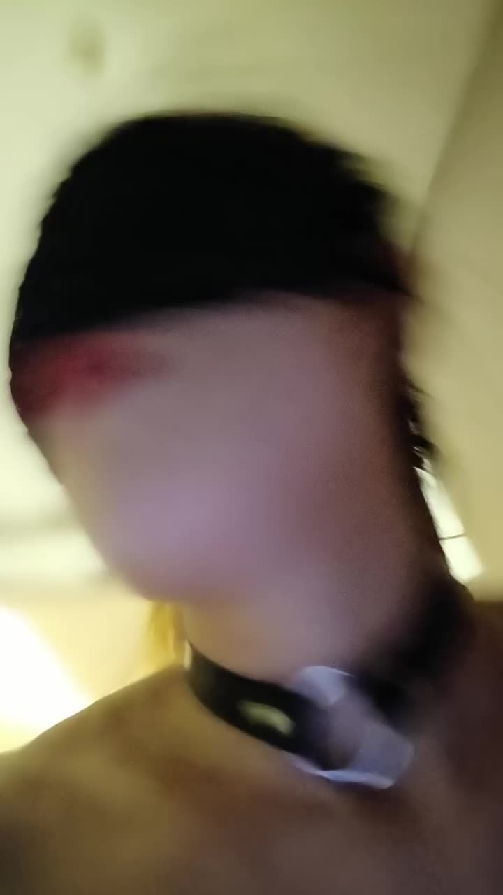 淫荡母狗！4男一女群P名场面！酒店排着队吃吊，骑乘位后入前后夹击，轮流输出#母狗 #校花 #群p #轮草