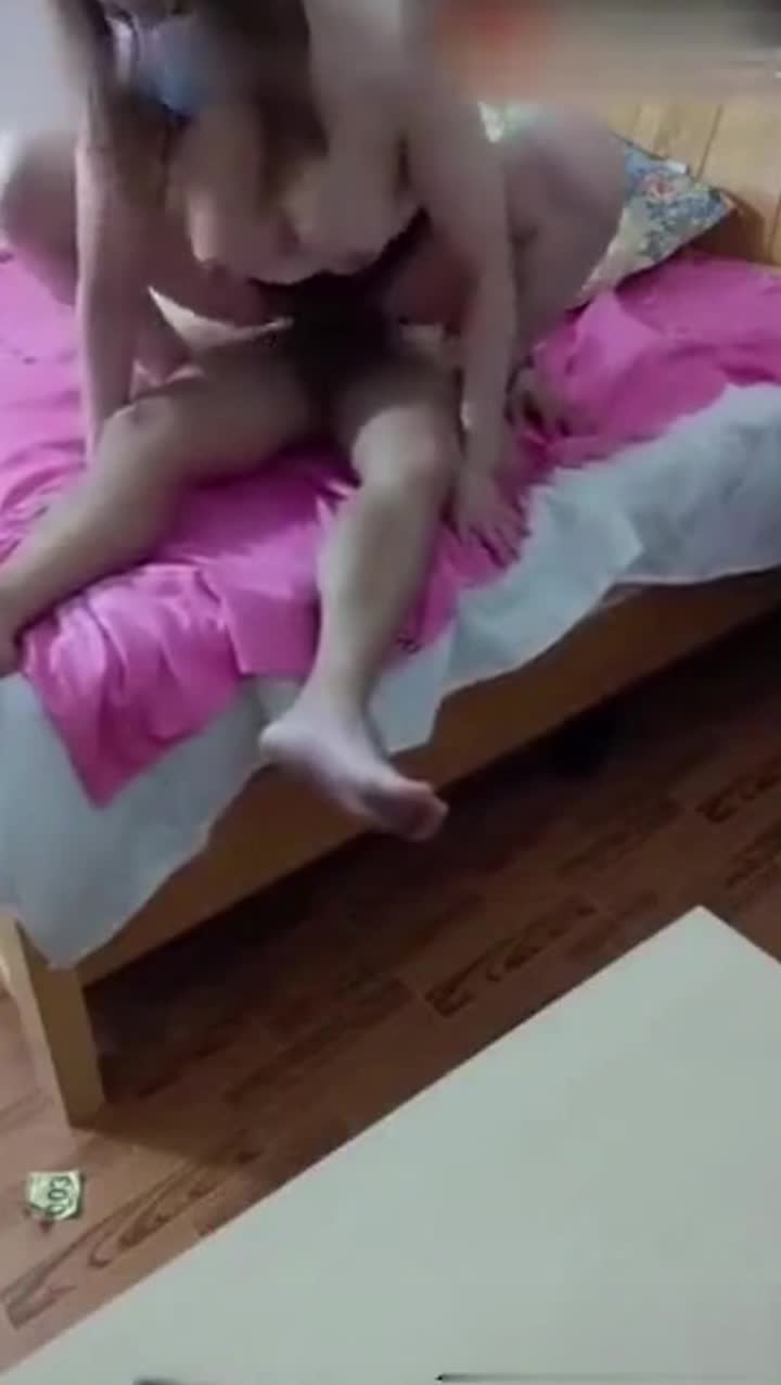#强上 忽悠表姐来家里玩，和号兄弟两个人强操我的好表姐