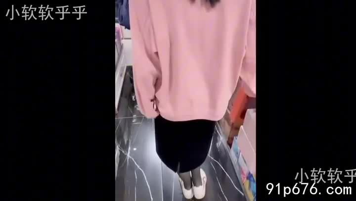 他粗暴地进入，我喘息着，泪水模糊了双眼。“我不行了…啊…不要…再…深…” 身体的快感让我无法抗拒，却又痛并快乐着。每一个动作都精准地击中我的敏感点，我瘫软在他怀里，任他摆布。#少妇 #偷情 #高潮AIBox新增特效-肛交特效-上传照片一键生成