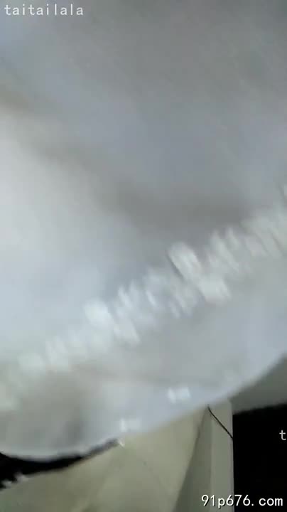 我的无毛小宝贝，娇小的身躯却蕴藏着无限的热情，每一次的冲击都让我欲罢不能。她紧致的肌肤，颤抖的身躯，无不让我沉醉其中。#无毛 #娇妻 #高潮AIBoxAI视频换脸不限次数自由上传素材