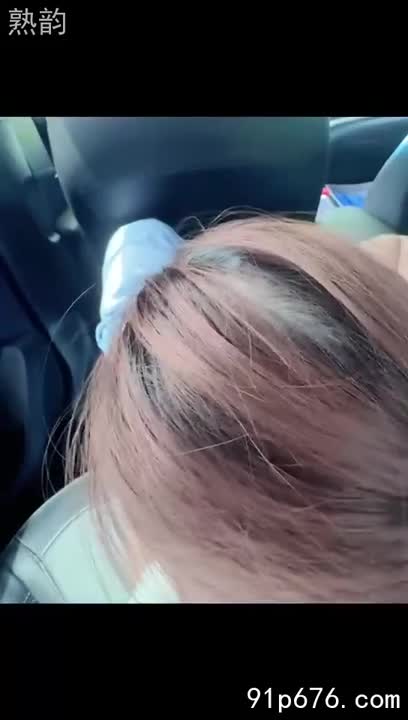 我贪婪地注视着她丰腴的胴体，每一寸肌肤都散发着致命的诱惑。她雪白的肌肤在昏暗的灯光下泛着诱人的光泽，饱满的胸部在睡衣下若隐若现，勾勒出令人血脉喷张的曲线。#偷情 #熟女 #性爱AIBox新增特效-站立捆绑-上传照片一键生成> > >手冲实录< < <