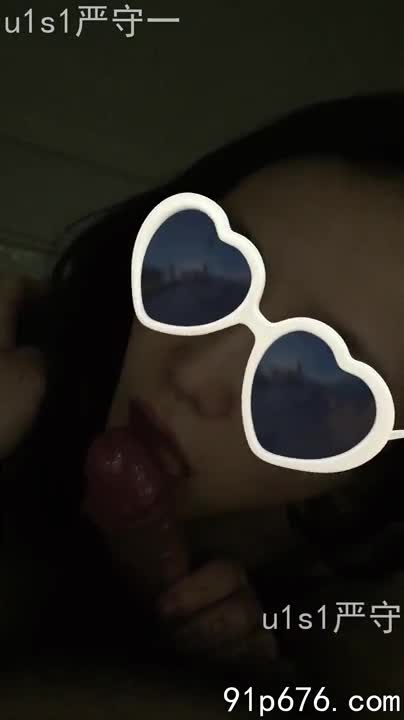 他吻过我的唇，指尖滑过我的曲线，我感受着他身体的热度，回应着他的渴望。他的手在我的身上游走，我发出一声声轻吟。#婚外情 #偷情 #性爱AIBox新增特效-口交特效-上传照片一键生成