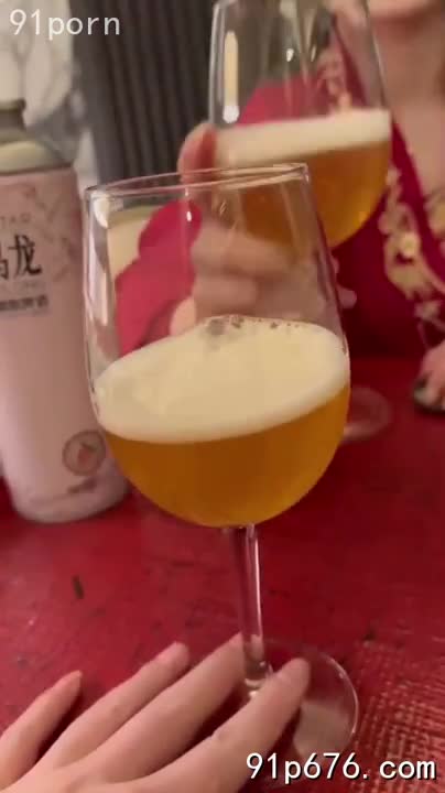 让人妻小少妇穿上汉服让我操 直接操喷水