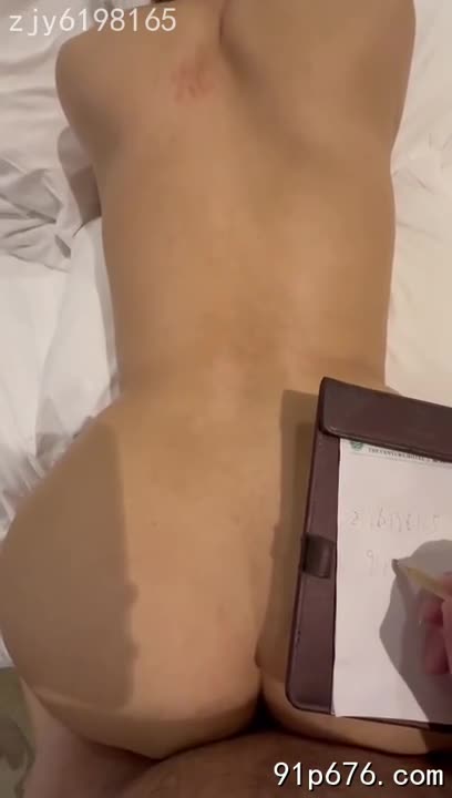 四点后，我独自一人，与一位妖娆少妇幽会。她赤裸着身体，丰满的乳房在灯光下颤动，我迫不及待地抚摸着她光滑的肌肤，感受着她身体的每一个曲线。#少妇 #单练 #性爱AIBox新增特效-浴缸特效-上传照片一键生成视频换脸效果对比频道18+一键视频换脸