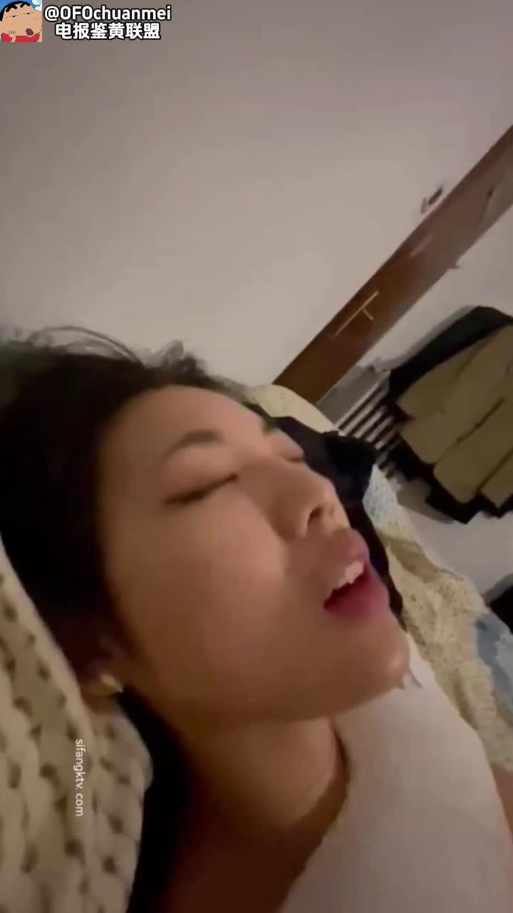 儿时的白月光被我迷奸拿下了，这辈子感觉值得了。一个字儿，爽。