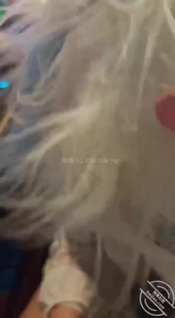 海角钻石️️【海角大神】 刚刚出差回来听妹妹说想打游戏，正好我也手痒了就带妹妹开了个电竞包间，想和妹妹痛快的玩一场，还给妹妹准备了兔子头套让她玩的更有感觉哈哈哈#我妹有点骚 #乱伦 #口爆 #骚货