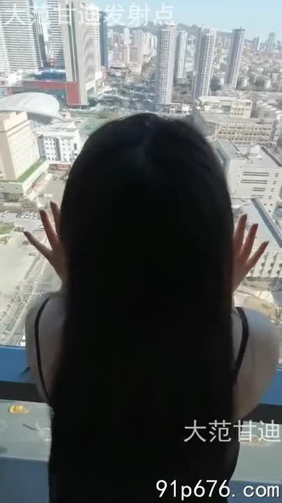 她羞红着脸，眼神迷离，身体却诚实地扭动着。潮湿的柔软紧紧包裹着我，每一次撞击都让她发出销魂的低吟。我贪婪地索取着，直到她浑身颤抖，精疲力尽地瘫软在我怀里，雪白的肌肤上留下我肆意的痕迹。#性爱 #高潮 #女友AIBox新增特效-口交特效-上传照片一键生成「仙侠同人」药屋少女的呢喃的女主猫猫_AI聊天剧情机器人