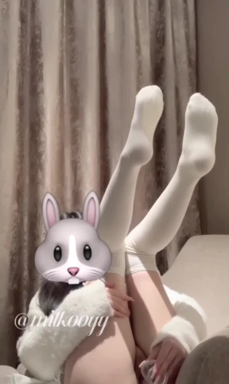 #困困熊  #少女 清纯少女道具自慰