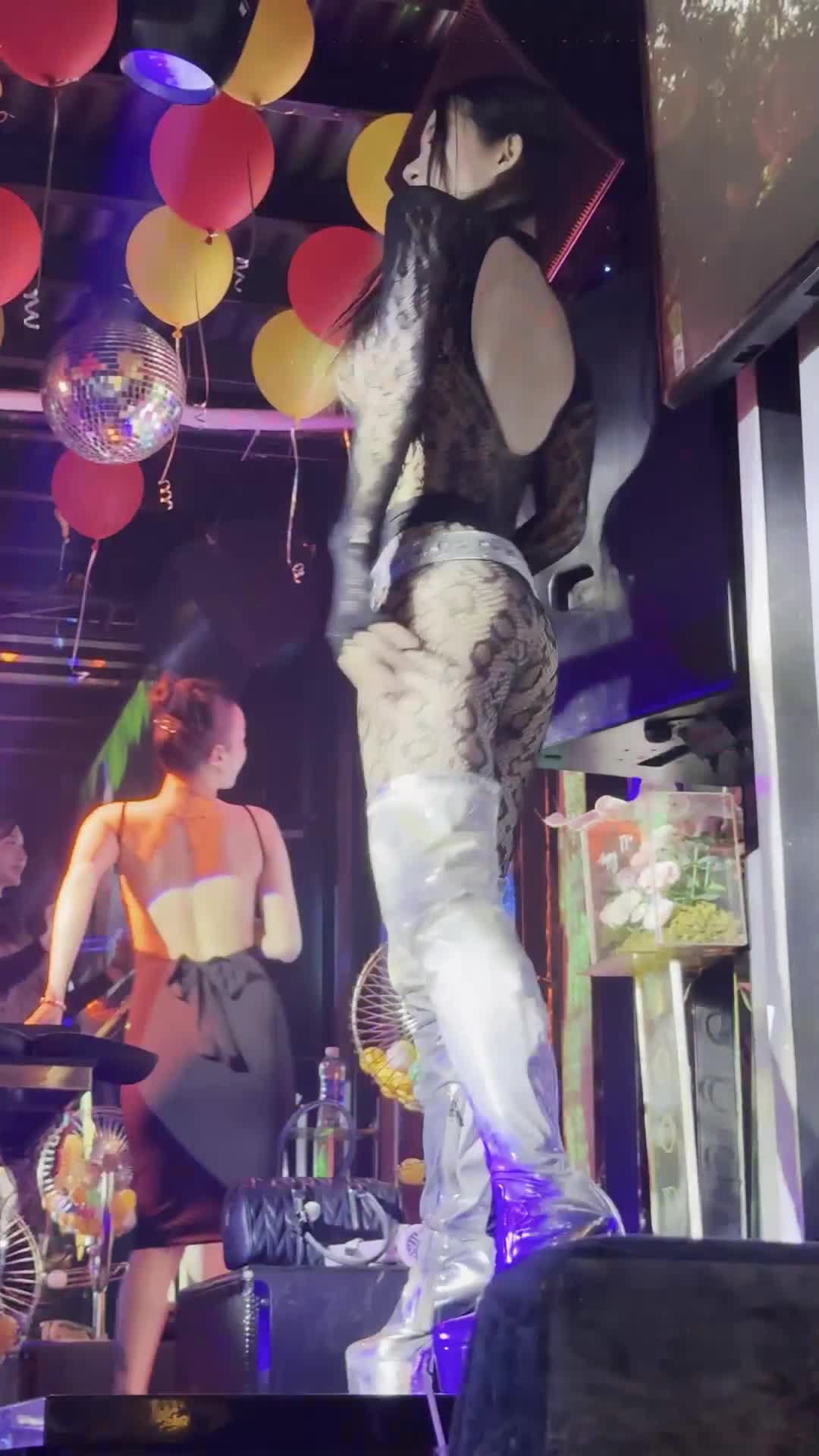 #越南夜店 #艳舞 #裸舞