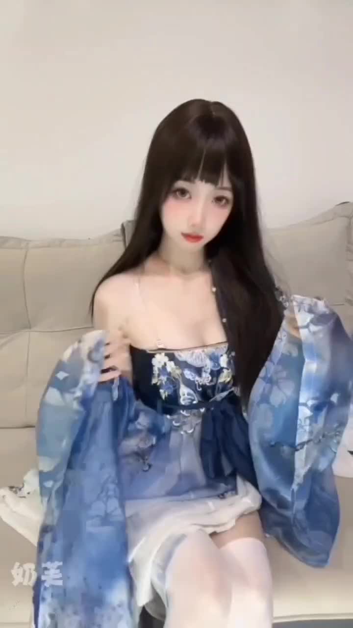 ##奶芙 #咬一口兔几OvO️ #白虎 #白丝b站奶芙汉服白丝道具自慰定制