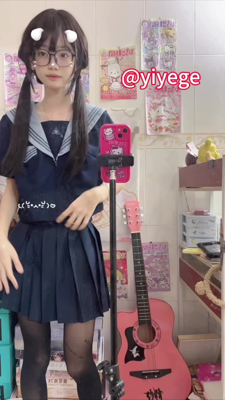 #饭崽 #少萝 #Cos 超级超级瘦的可爱小少萝cos瑶瑶，很稚嫩的感觉